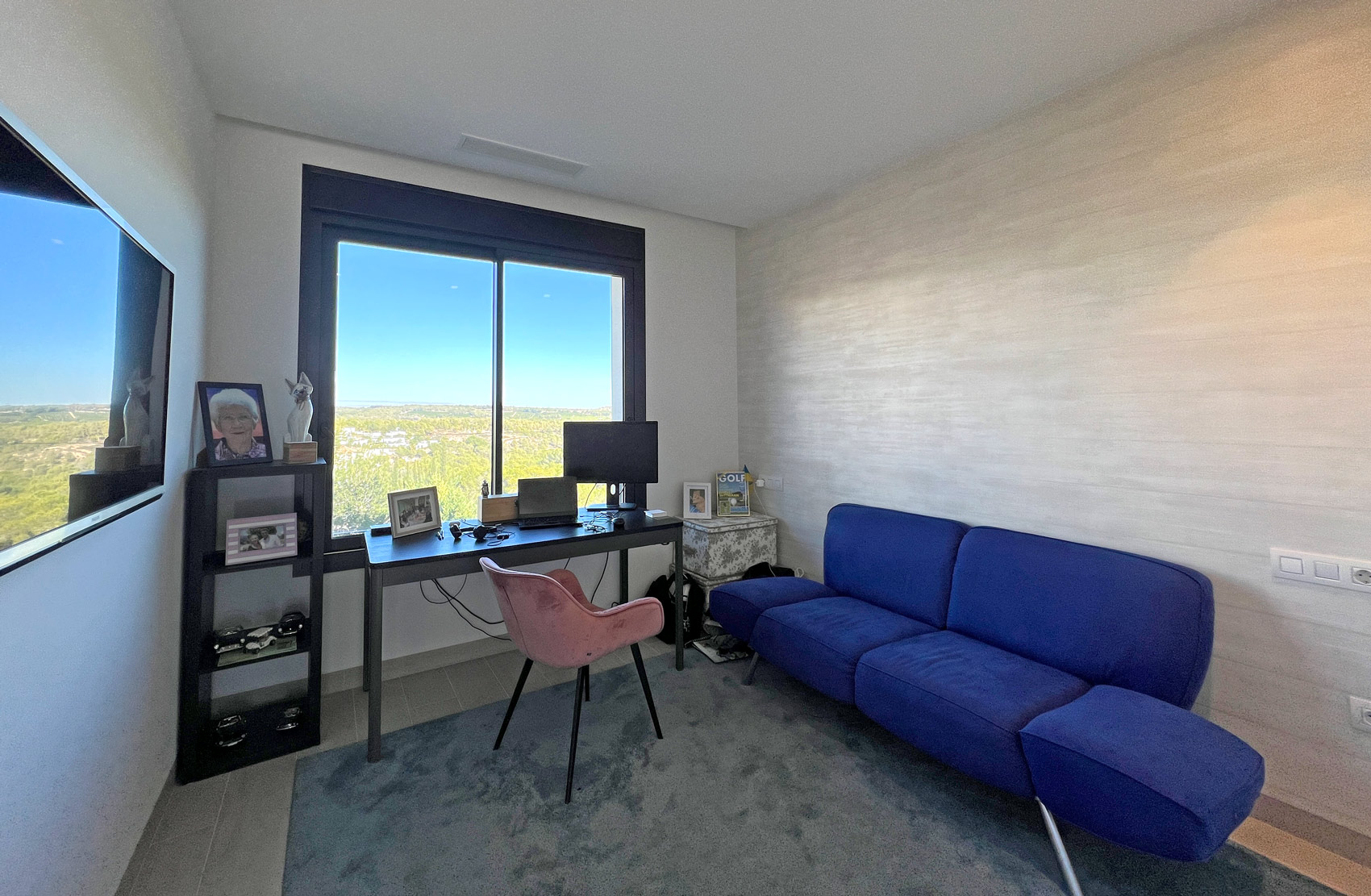 Third bedroom with valley view